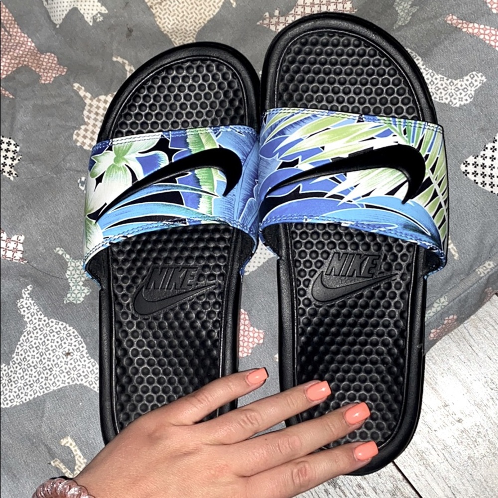Nike slides